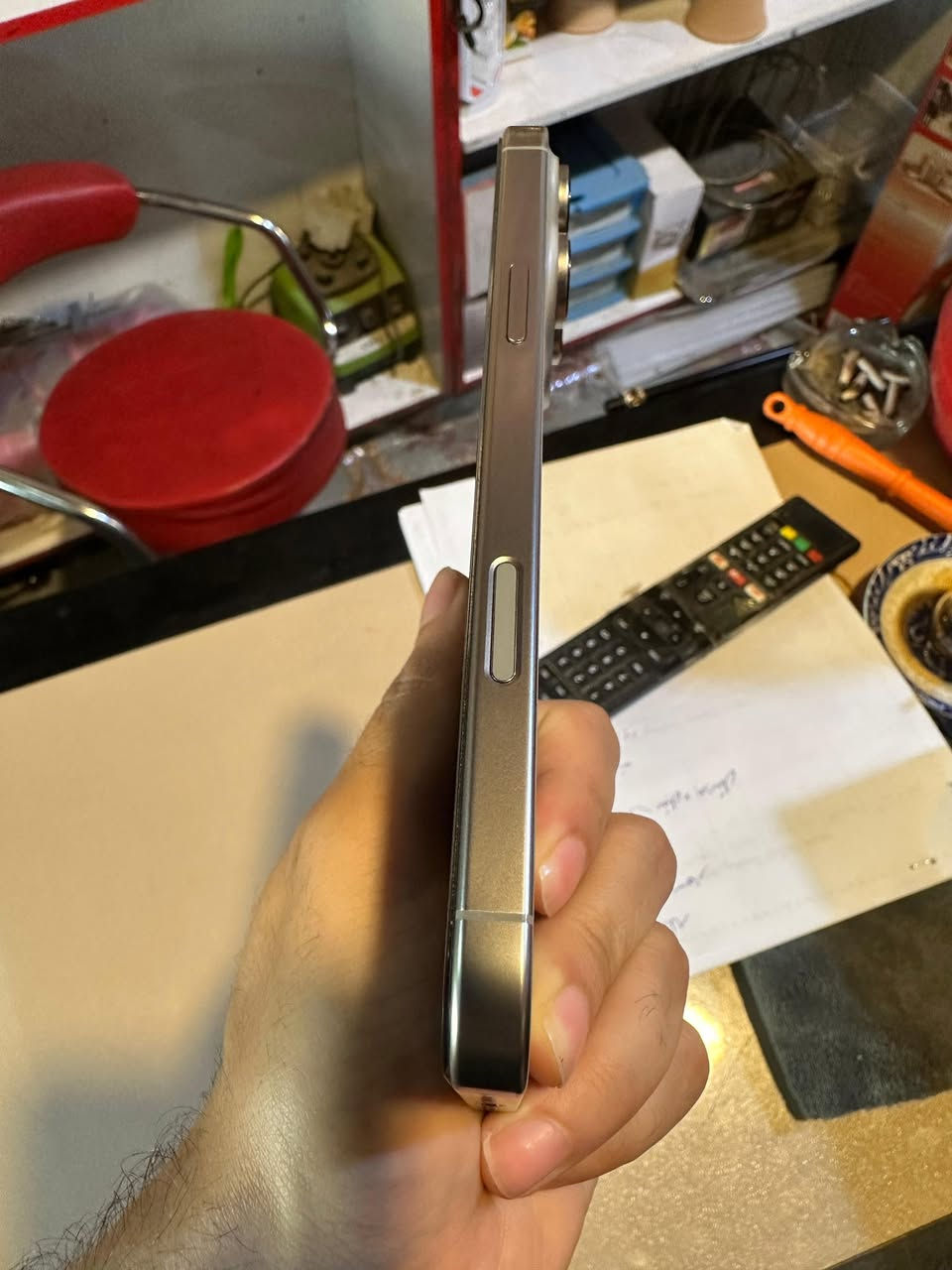 سلام عليكم iPhone 16 pro max لون تيتانيوم..شرق أوسط ماستر بعده داخل الضمان الجهاز جديد ومكفول حتى من كلشي بطارية 100‎%‎ كامل هوة وملحقاته 
السعر مليون و450 )
***********
