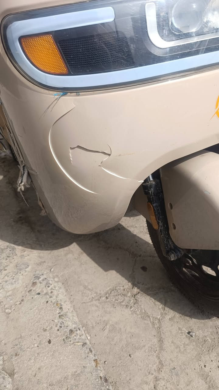 تكتك شحن للبيع مثل ما موضح بالصورة التكتك مابيها شي ماغدى الضرية الامامية مثل ما موضح بالصورة مكاني الحسينية قرب مطعم قمر السعر:  ٩٠٠ الف وبيها مجال حك الجية للاستفسار الإتصال على هذا الرقم ***********
