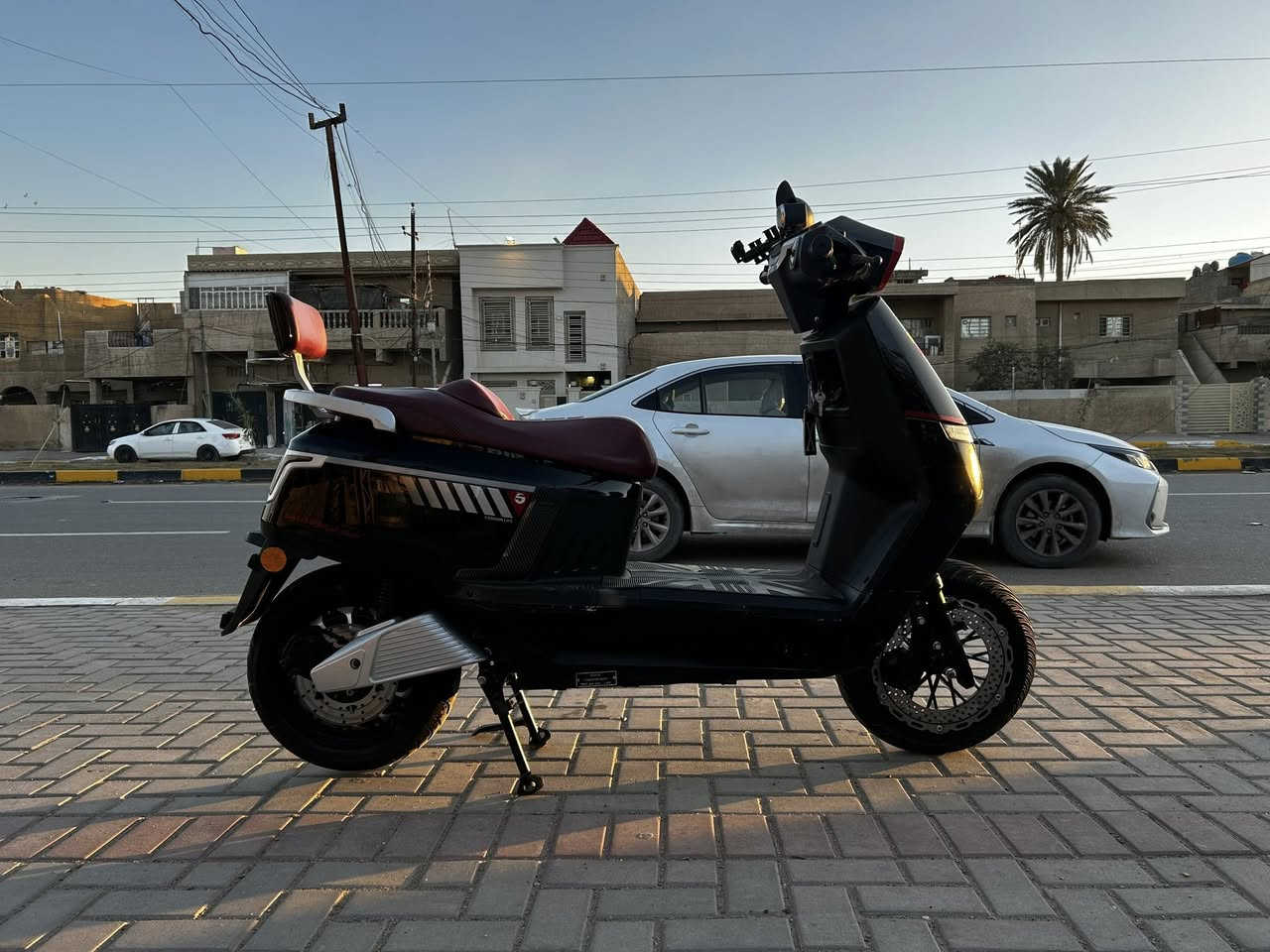 سلام عليكم دراجه شحن رانج روڤر شركة الجوهرة البحرية الدراجه كُلش نضيفه والدراجه مال بيت مامتعوبه 6بطاريات مسطرة مو العاديه اكرر مسطرة الدراجه مكفوله من كلشي بس بيه نقوصات بسيطه الدراجه ب750 وبيه مجال لوما مستعجل على بيعته مااعرضها بهيج سعر اني ماخذها بمليون 450 والوصل يمكم بالصور  مكاني بغداد الغزالية شارع البدالة *********** الشراي يتصل عليه وبيه خير ويدلل
