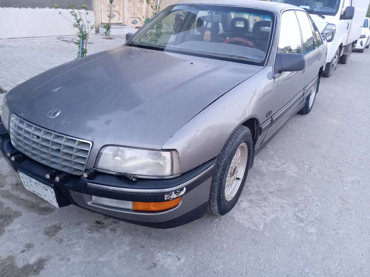 بسم الله الرحمـن الرحيـم
سيارة اوبل سنتور للبيع

موديل 1990

السعر 28 وبيه مجال 

رقم بغداد  بسمنا مداور ثاني يوم 

سياره ابلاديه ونظيفه كلش تبريد

مكينه وكير ففتي حاويه بجيس

حداديه نظيفه كهربائيات كلها شغاله وبلاد تخم تاير جديد باتري جديد

وهذا رقمي وانا غير متواجد على الفيس وهذا رقمي *********** علمآ السياره موجوده في السماوه
