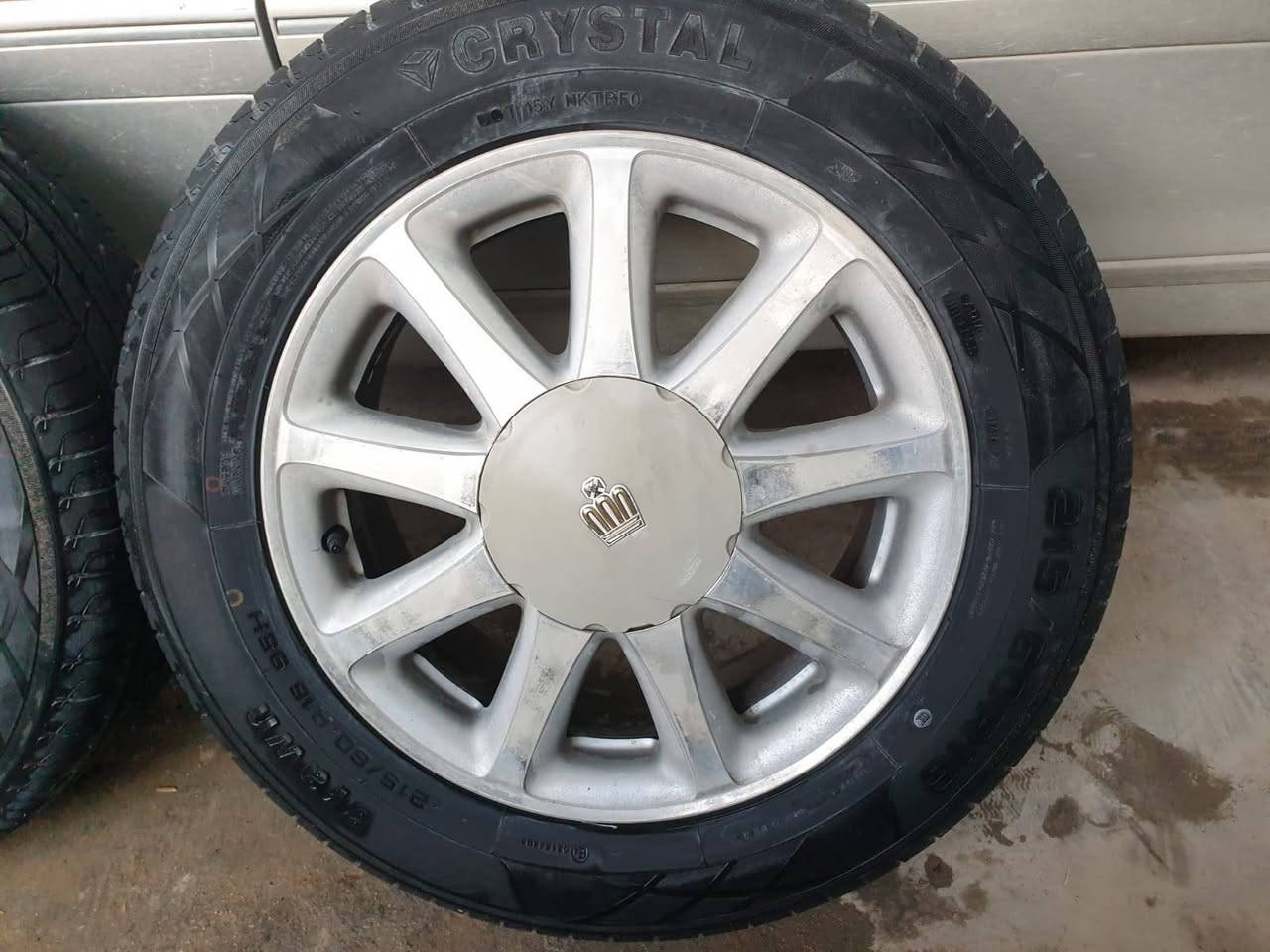 تخم ويل كب نجمه اصلي ابيض. مع تخم تاير جديد ٩٠ بالميه نظافه للبيع للاستفسار *********** البصرة ابو الخصيب
