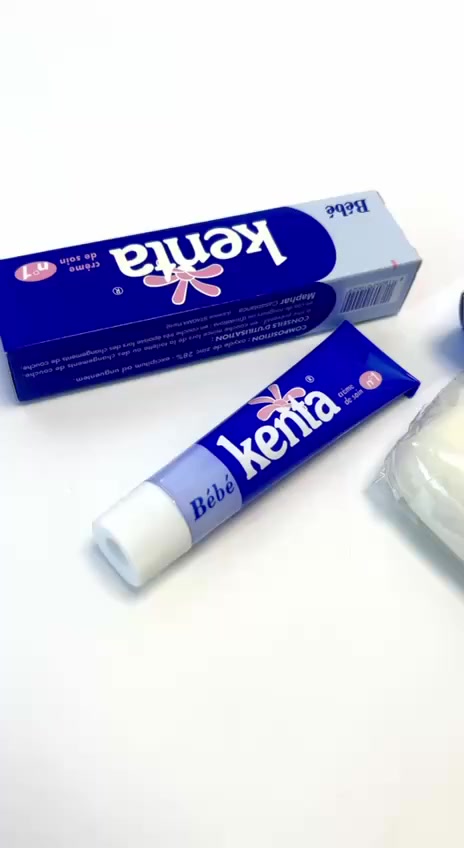 يُعتبر خيارًا ممتازًا للعناية بالبشرة، حيث يمزج بين فوائد تفتيح البشرة وتهدئة الحساسية والتخفيف من الإحمرار.
مميزات المنتج
تفتيح  مناطق الجسم و المناطق الحساسة وتوحيد لون البشرة.
ترطيب البشرة وتحسين ملمسها.
تهدئة وتخفيف الحساسية والتهيج.
حماية بشرة الأطفال من التهابات الجلد والاحمرار بسبب الحفاضات.

كيف تستخدم المنتج:
قم بتنظيف الجلد المراد استخدام الكريم عليه بشكل جيد باستخدام ماء وصابون، ثم جففه بلطف.
قبل استخدام الكريم، تأكد من أن بشرتك نظيفة وجافة.
ضع كمية مناسبة من الكريم على المناطق التي ترغب في تفتيحها أو تخفيف الحساسية والإحمرار.
دلك الكريم بلطف بحركات دائرية حتى يتم امتصاصه تمامًا.
استخدم الكريم بانتظام وحسب الحاجه
كريم #تبييض #صابونه #تبييض 

العرض الكامل صابونة وكريم كينتا / 18

توصيل بغداد 4المحافظات 6


**إذا كنت صاحب هذا الإعلان وتريد حذفه لأي سبب، رجاءا أرسل رسالة إلى الدعم الفني**