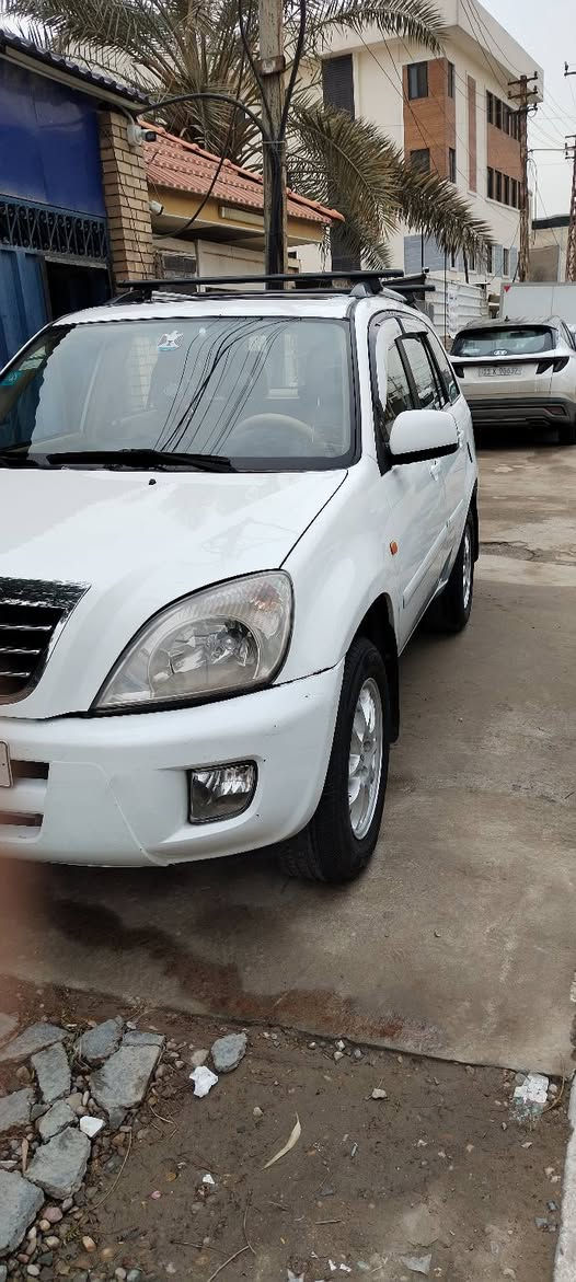 سياره شيري تيجو ٢٠١٢ مكينه ٢٠٠٠ كير ميكانيكي رقم بغداد انكليزي باسمي بيها صبغ بالباب الي بصف السايق السياره اي نقص مابيها صدر امامي خلفي جديد دوشمه جديده تخم تاير جديد تبريد تدفئه شغاله منضومة زنون شاشه تاب السياره ماشيه ١٢٤ السعر ٦٢ وبيها مجال *********** العنوان بغداد الطوبجي
