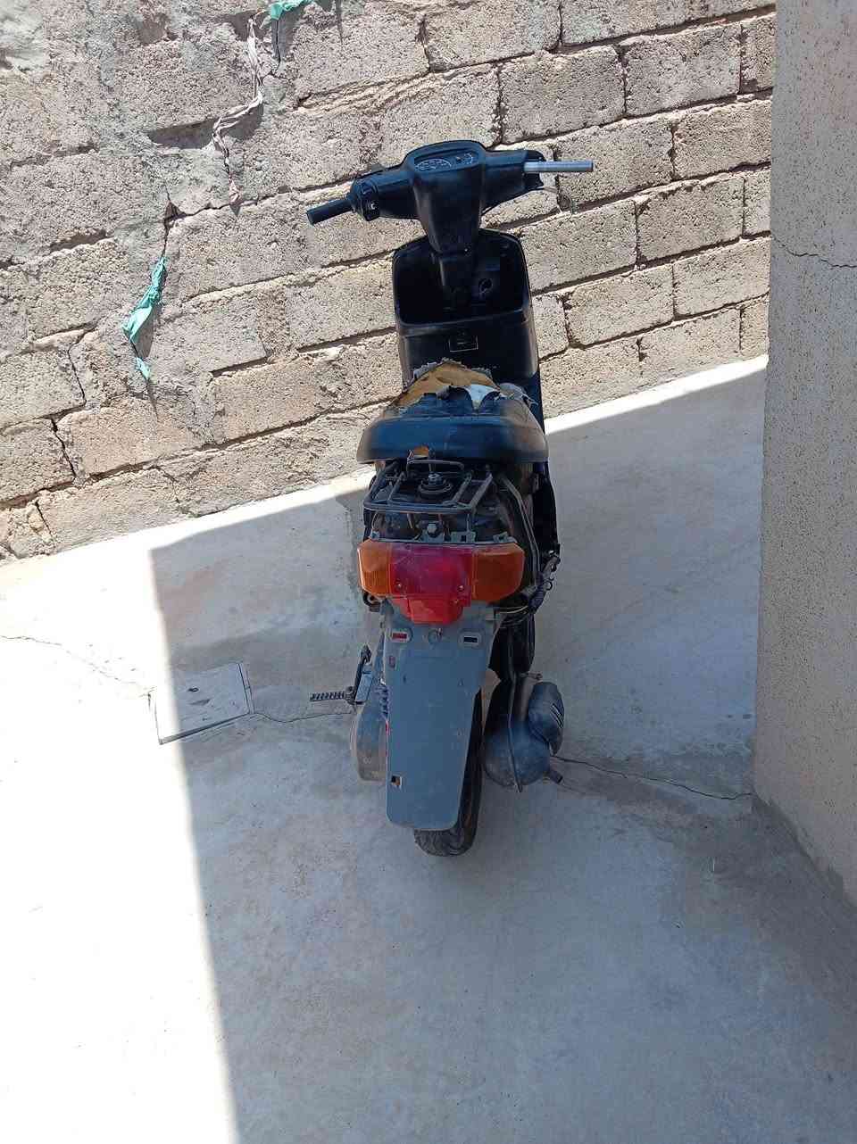 ماطور للبيع بوتين ماطور شغال انطيك فحم شاصي شرط سعرو ٧٠ وبيها مجال بسيط مكاني حي صدام ***********
