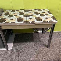 ميز • قابل للتكبير