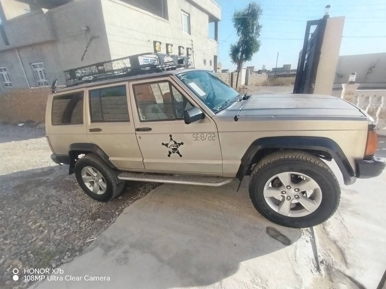 السلام عليكم ورحمة جيب شيروكي رقم نينوى انكليزي مسطره ايمت متريد احولك محرك وكير مكله بلباكيت غرفتها تخبل وجه باب دشبول جديد بلادي كهربائياتها كلها شغاله باور جديد سياره ناعسه بشكل سياره مكفوله كفاله عامه من الكص والنقل الجثه والعيب الشرعي صدر امامي خلفي جديد شاده بيدي طخم تاير جديد سياره جاهزه بيع او مراوس شعند خابر اهم شي بطه واي شي خابرني وسعرها مناسب الرقم***********
