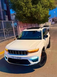 جيب هايبرد موديل 24 فول سيارة 3 شاشات اي نقص مابيه صور حادث موجوده بدو...