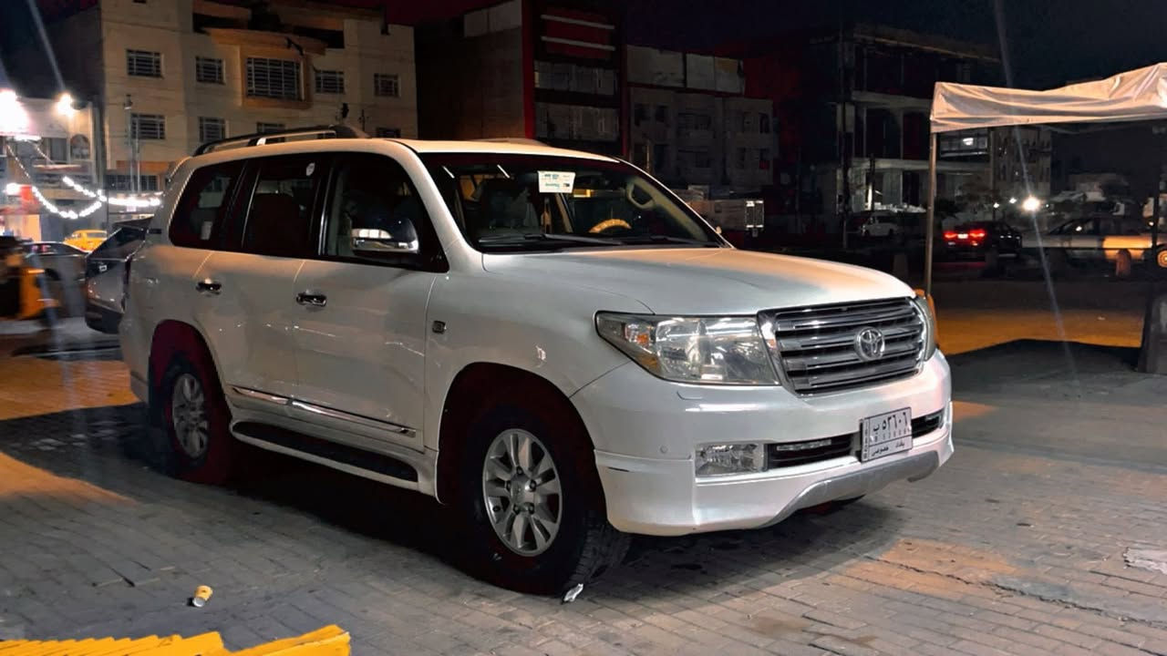 السلام عليكم
تيوتا لاندكروزر 2011 ستينية معروفة مواصفات الستينية ✅
—————————————————
. بصمة تشغيل
. بصمة ابواب 
.فتحة سقف 
.جلد 
.تحكمات ستيرن 
.فورويل 
. اشاير مريء 
. شاشة كبيرة 
. حساسات خلفي + امامي 
…..
————————————————
مكفولة السيارة عدا جاملغ الامامي الايسر بارد فقط 
السعر :- 330 ورقة وبيهة مجال 
مكان السيارة :- بغداد - الطالبية
للأستفسار :- ***********
