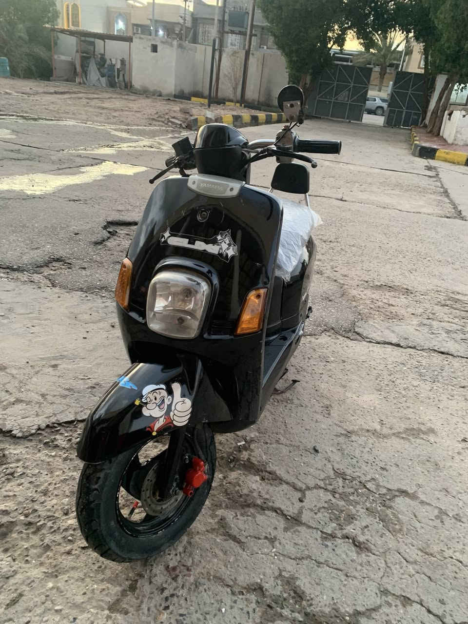 بوليس للبيع مامفتوحه كلشي شغال بيها كهربائيات نهضتها حلوه سلف شغال السعر ٨٢٥ وبيها مجال للشراي
***********
