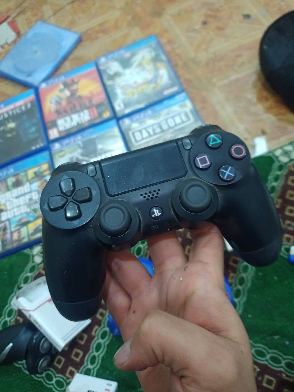 بلي ستيشن 4 سلم وياه جويستكين و14قرص 7بالعلبه و7بدون  والحساب بي بيس اخر نسخه رايده ب325وبي مجال الماتعرف لاتعلق المايعجبه لايلعق مع تحياتي نضامه 13.2 من حله وعندي توصيل


**إذا كنت صاحب هذا الإعلان وتريد حذفه لأي سبب، رجاءا أرسل رسالة إلى الدعم الفني**