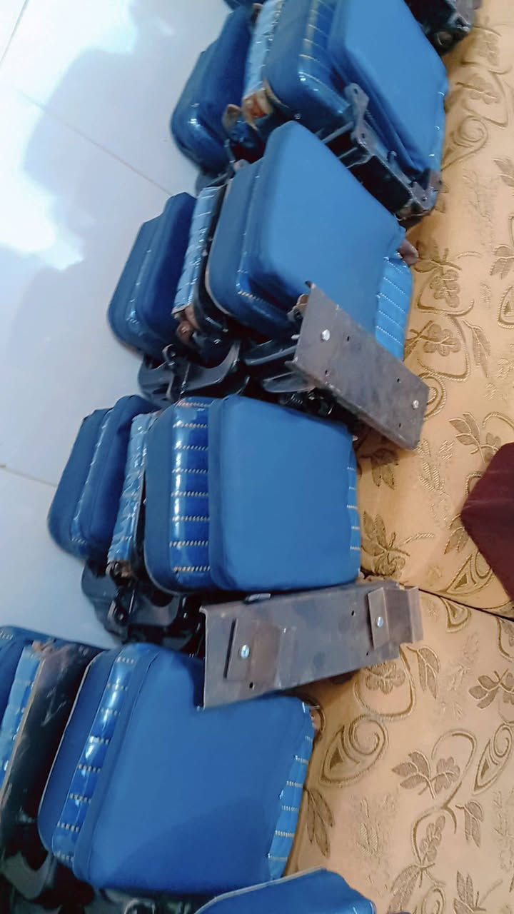 سلام عليكم وجبه جديده   كشنات ثابت وضهر متحرك  يم باب سلايت و كشناات قلاب لبل ممر  هنه والقفيص يرهمن  الجميع سيارات   جيب وشد عل جنبي ولهايكر وشيري و هايسه  ونيسان وكل السيارات العبريه      وتوصيل) ( متوفر  كل محافضات 
  واتساب ***********
او اتصل *********** عنوان بابل  الاسكندريه
