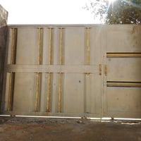 باب للبيع • ارتفاع 230 • عرض 370