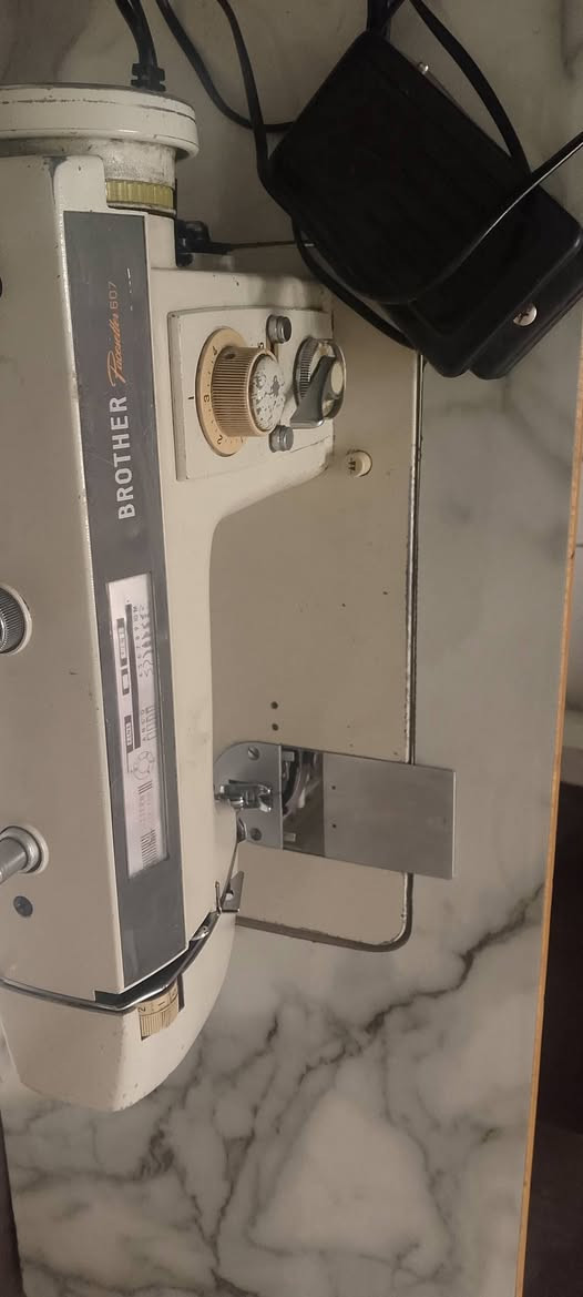 ا اعاده النشر لسلام عليكم مكينه خياطه للبيع نوعيه(برذير) العنوان الطيفيه 140 بيها مجال رقم الهاتف ***********
