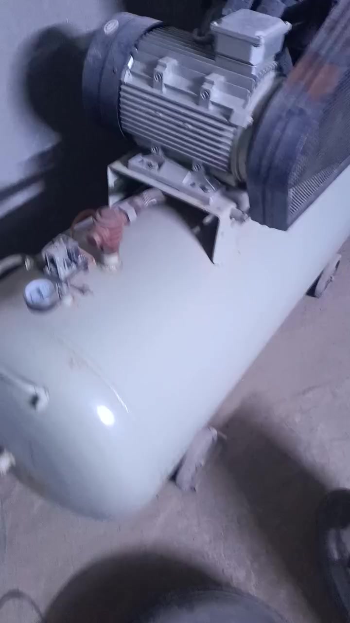 محل بنجرجي سيارت كبيره للبيع المكان العماره حي الصدر
***********
***********
