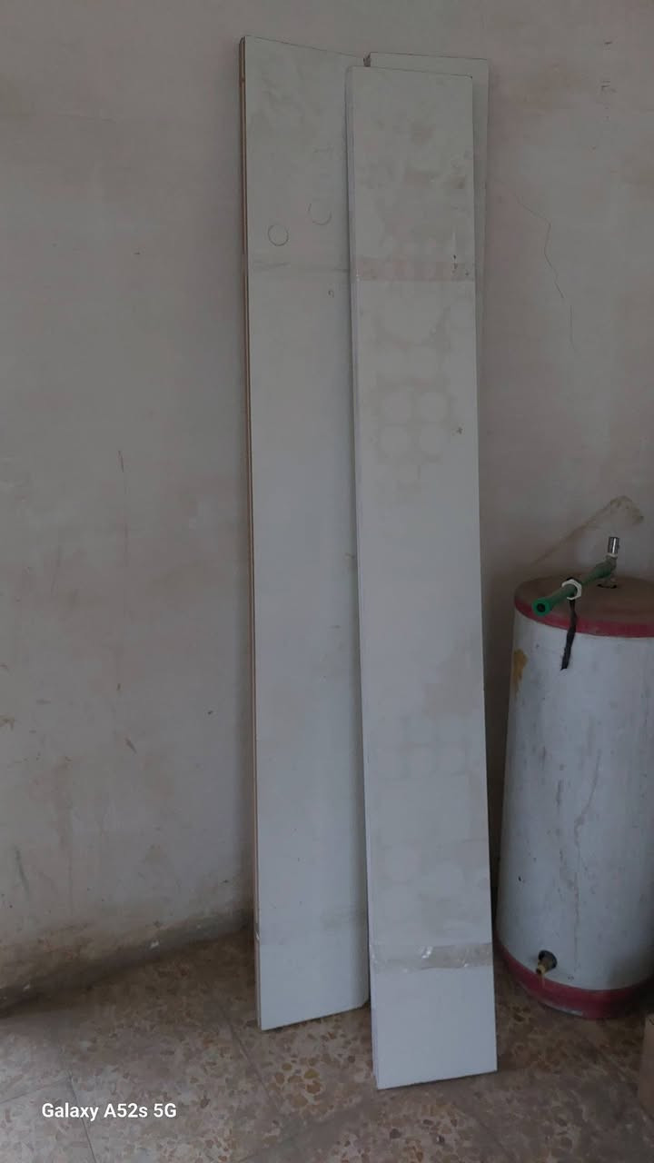 لوحات بي دي اف ابيض رف
16 قطعة للبيع 
مع سجة 12 قطعة 
مع شيالات 50 قطعة 
تواصل واتساب ***********
