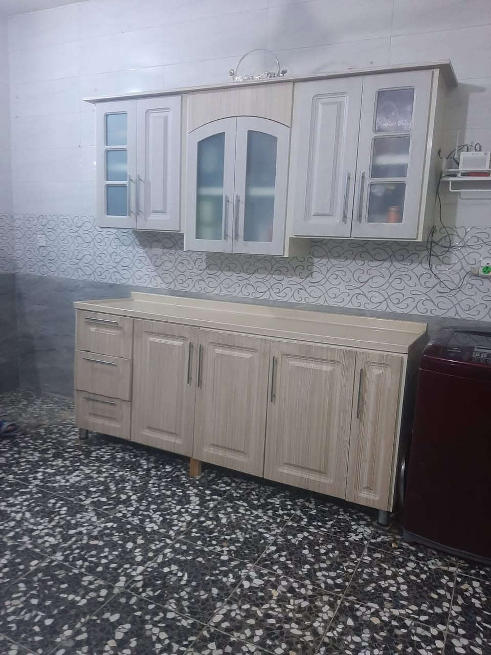 الداخل المنيوم والخارج ماده عازله والسطح مرمر الاصلي مو الصناعي ونظافته ٩٠ بالميه مثل ماموضح بالصور 
مكانه شارع فلسطين


**إذا كنت صاحب هذا الإعلان وتريد حذفه لأي سبب، رجاءا أرسل رسالة إلى الدعم الفني**