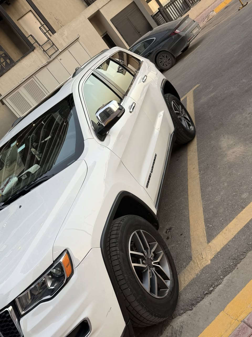 سلام عليكم 
كراند شيروكي  جيب موديل 2021  
سياره سلايد
 كشن  جلد موصفات حلوه  سياره مناقصها شي 

ماشيه 59 الف كيلو  رقم بغداد جديده اب اسمي
صبغ عام 
للبيع او مراوس حسب قناعه 
سعر200 وبيها مجال
تفاصيل ***********
