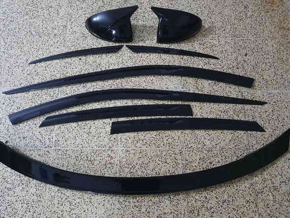 طخم مطريات اصلي تجي ٦ قطع على طول الباب الاماميات اصليه نوع ساف مع سبايدر صندوق وكفرات مرايه باتمان سوناتا من موديل ٢٠ لحد ٢٣ السعر ١٠٠ وبيها مجال / ***********
