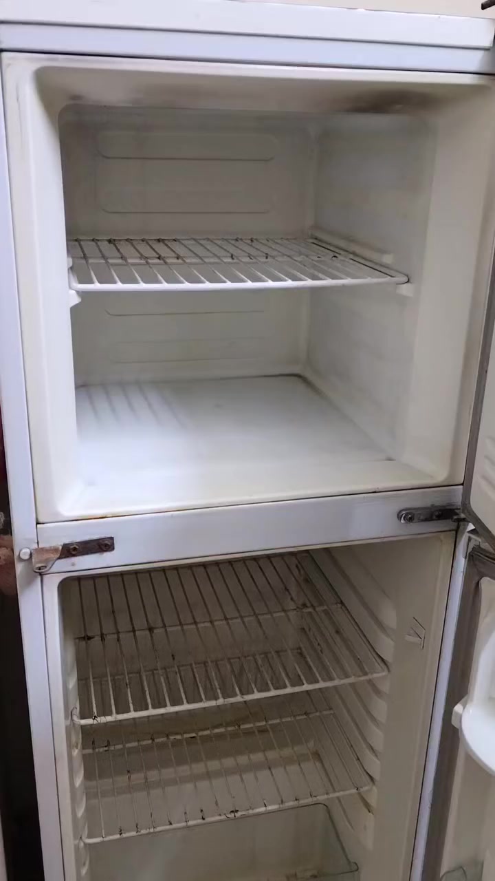 السلام عليكم ثلاجة عدداثنان للبيع الحجم ١٢قدم شغاله ونظيف سعرها 100لف دينار


**إذا كنت صاحب هذا الإعلان وتريد حذفه لأي سبب، رجاءا أرسل رسالة إلى الدعم الفني**