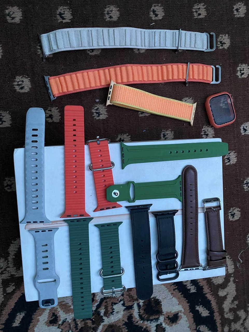 سيورة ساعات ابل خلي سعرك وبلعافية***********
