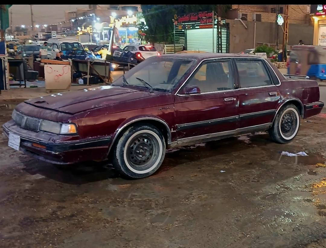 اذا سمحلي صاحب الكروب 
عندي سيارة اولدز موبيل موديل ١٩٩١ بوليسي بحالة جيدة محرك ٣٣٠٠ 
محرك وكير خير من الله بطارية جديدة رقم ألماني ديالى تحويل ثاني يوم السعر ٢٦ ورقة رقم تليفوني ***********

