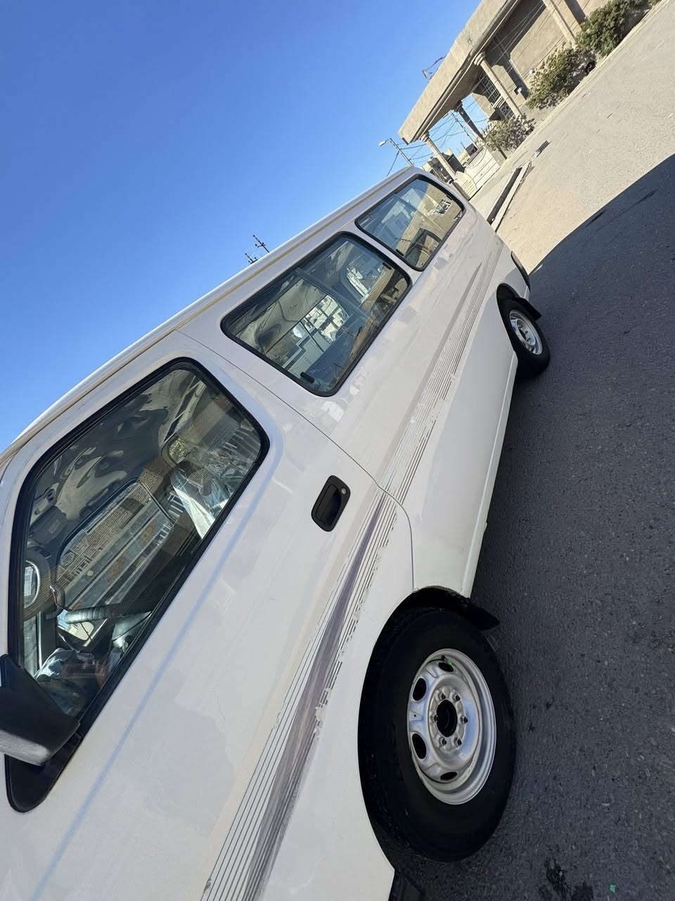 السلام عليكم نيسان اورفان موديل2010رقم بغداد تحويل مباشر سياره نضيفه وجاهزه بيهه صبغ قليل ميكانيك مكفول الاستفسار ***********❓*********** السعر ب115💵
