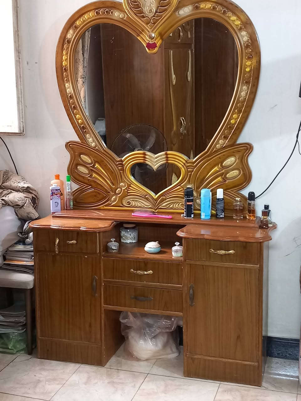 سلام عليكم غرفه نوم للبيع مافيها اي ضرر سعرها 450مكاني بابل مسيب حي الموظفين مقابل معمل الحرير ***********
