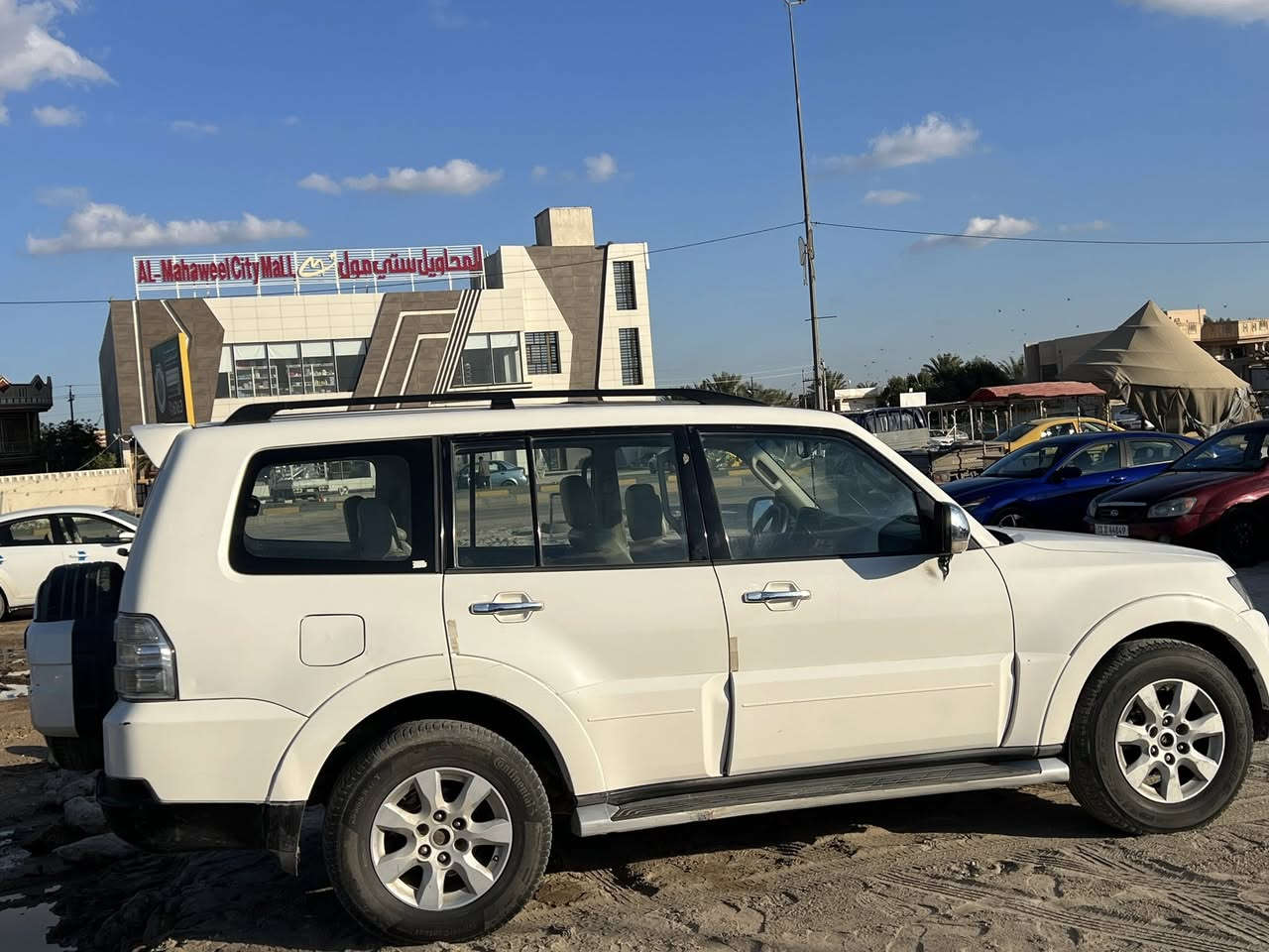 السلام عليكم للبيع باجيرو حبتور 2009 حجم المحرك 3800  رقم بغداد الجديد لون ابيض صدفي السياره نضيفه مال بيت خليجي فور ويل كشنات جلد كهربائي تدفئه تبريد مسجل دمام اشاير بل مري شفط  فتحه تبريد ثلاث قطع حساسات خلفيه السياره خير من الله بيها صبغ اربع اصابع والجاملغ الخلفي بارد الباقي مكفول السعر 127 هاتف ***********
مكان السيارة بابل
