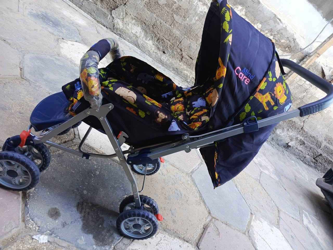 عربانة طفل للبيع مستخدمه مرتين فقط / ب50 وبيها مجال بسيط
للاستفسار *********** / بغداد حي اور
