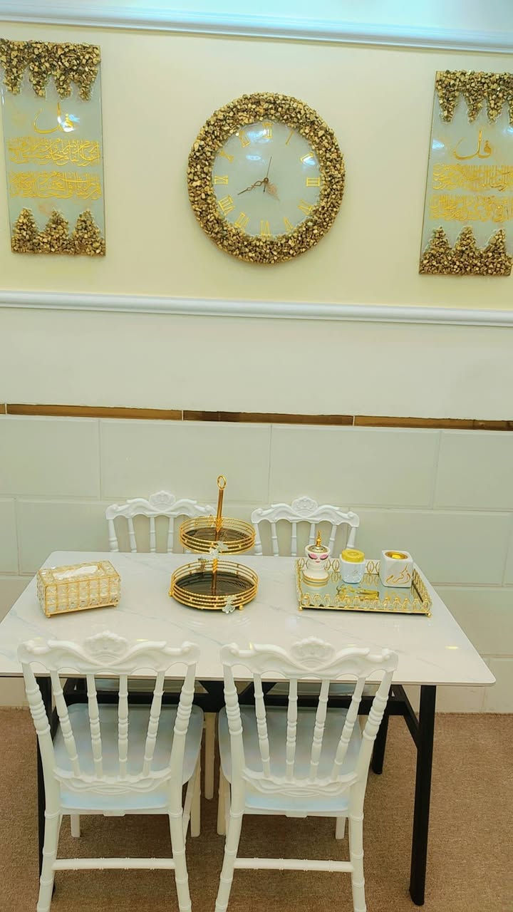 تخم تفصال بيد كادر تركي 5 امتار جديد مع مفرش تخم الله شاهد 975 كلفني  مع ميز طعام مرمر بورسلين اريدهم 550 قفل عنوان الشعب حي التجار 
الشراي يدخل خاص ***********
