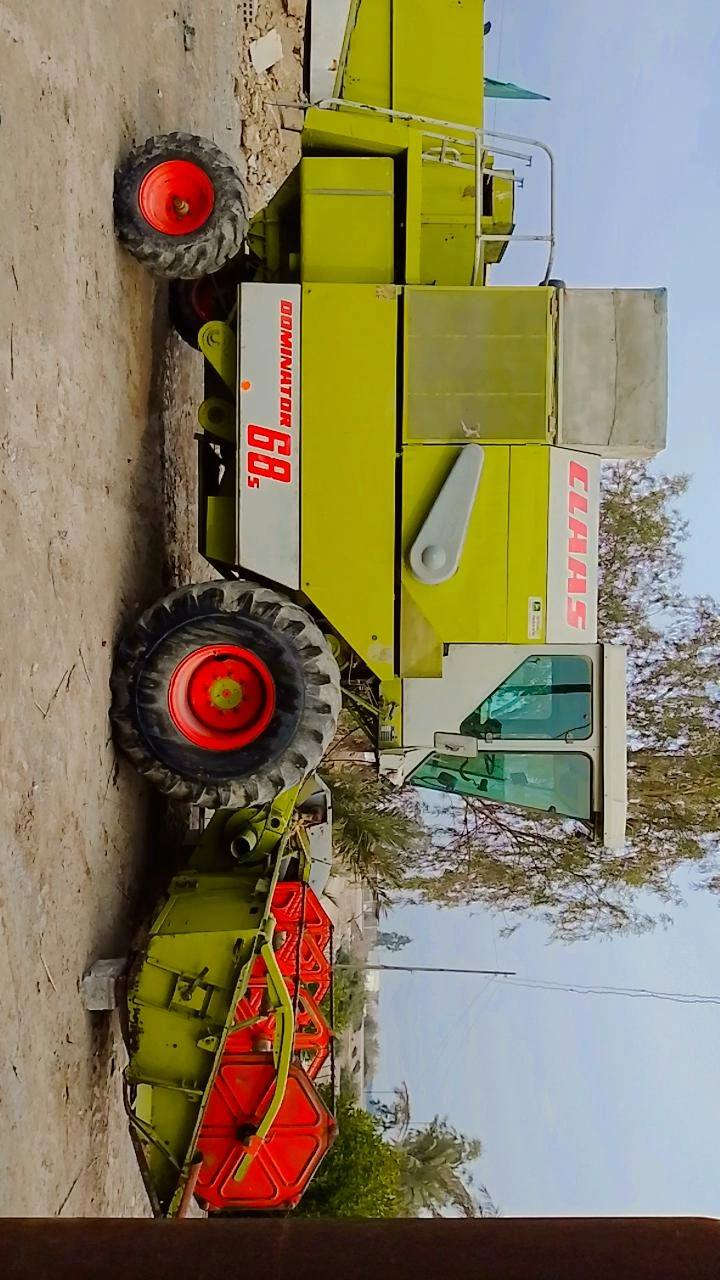 سلام عليكم عندي حاصده كلاس موديل 2010 جاهزه الل حصاد مكفوله من كهربائيات ومحرك  فريدكسن اي الحيم ما بيعه  المكان بابل قضاء كوثه  جبله سعر خاص نتصال عل رقم ***********
