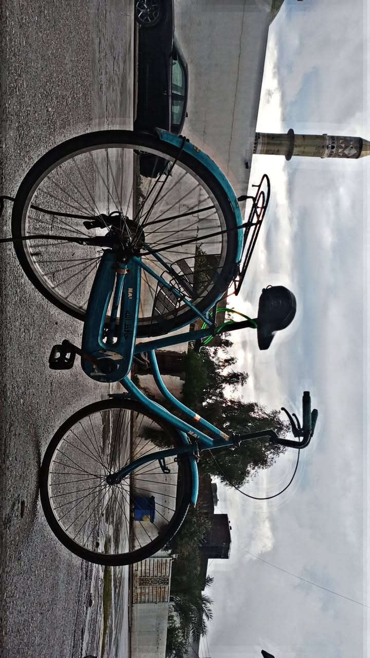 السلام عليكم بايسكل للبيع سعر خاص التصال عل ***********
