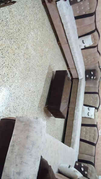 هلو بنات عدنا طخم ديوان نضيف حيل وميس نفس اللون الطخم الي تريد تسال على السعر وياه البرده والزوايا  خلي تفوت على الخاص لو دك على هذا الرقم ***********
