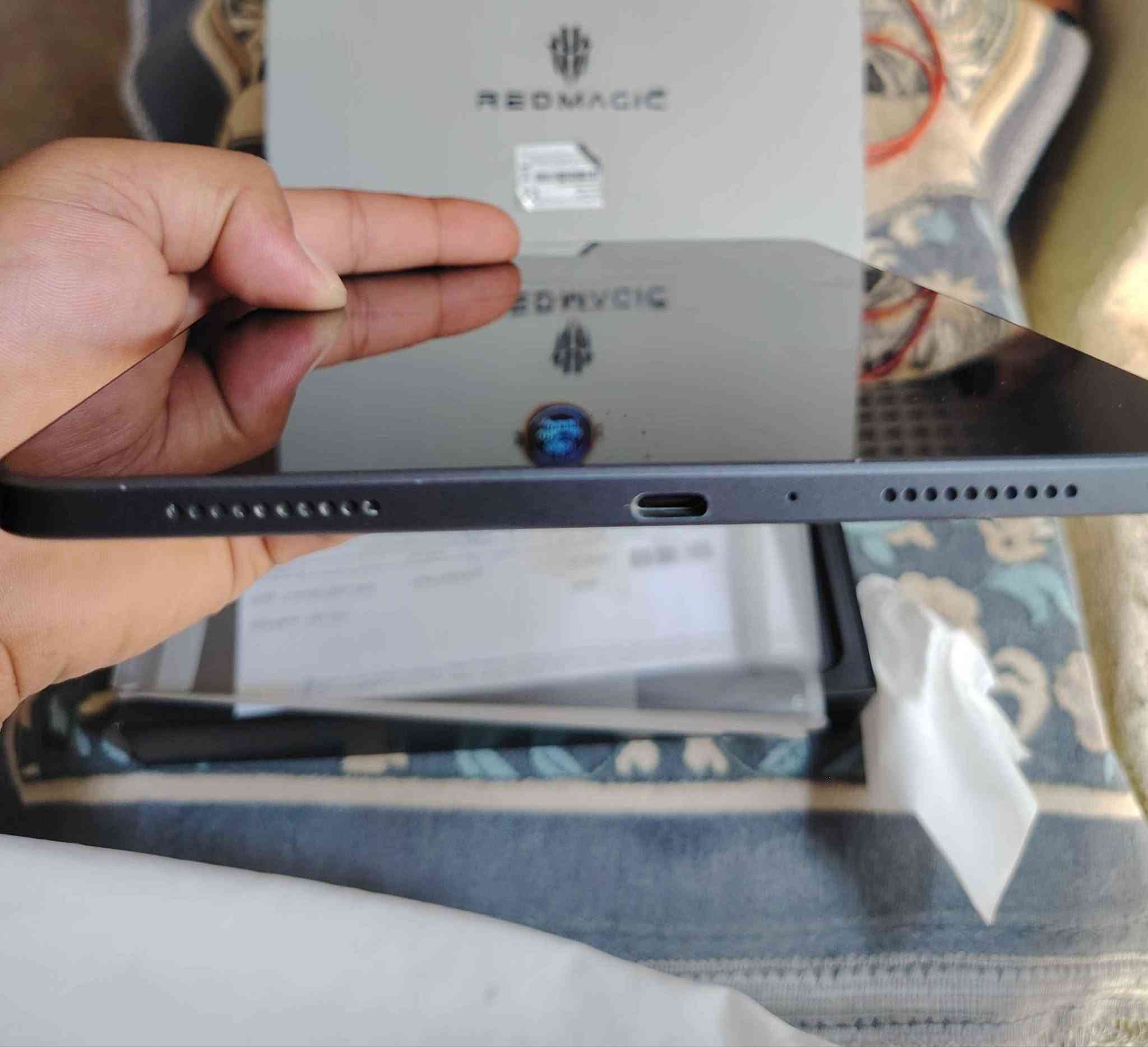 الأسم؛ REDMAGIC Nova Gaming Tablet
الطراز: NPO3J
سعة الذاكرة الرام: 10+16
سعة ذاكرة التخزين: 512
حجم الشاشة: 2880*1800
سعة البطارية: 10100
نظام تبريد مروحه
الفريمات:144
ملحقات كامله كارتون وشحانته الأصليات
مشتري من شركة الأماني الرصينه
مستعمل نظيف جدآ مشتري سنة 2025 شهر الثاني جهاز وحش في الألعاب والتصفح سبب البيع تارك الألعاب صار اكثر من خمس اشهر مضموم 
للعلم:::: بي رصعه بسيطه بشاصي مثل ماوضح بصوره
السعر::900 الف مجال بسيط حك الجيه
مكاني. كربلاء. طويريج
رقم الهاتف:*********** كربلاء, العراق
