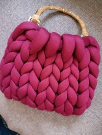 حقائب بناتية • صناعة يدوية • توصيل مجاني