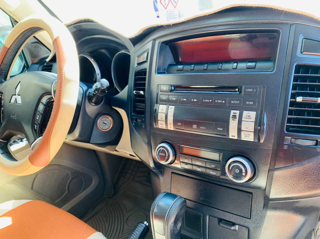 السلام عليكم
للبيع :
*سيارة باجيرو 2007 مكفولة كفالة عامه
الموصفات:
-محرك 3000
-6 سلندر
-حساس خلفي
-مري شفط 
-شاشة 
-جلد
-تحكم استيرن
-سنتر لوك
-تخم تاير جديد
-باتري جديد
مكان السيارة كربلاء معروضةب110 وبيه مجال قليل
للاستفسار ***********
