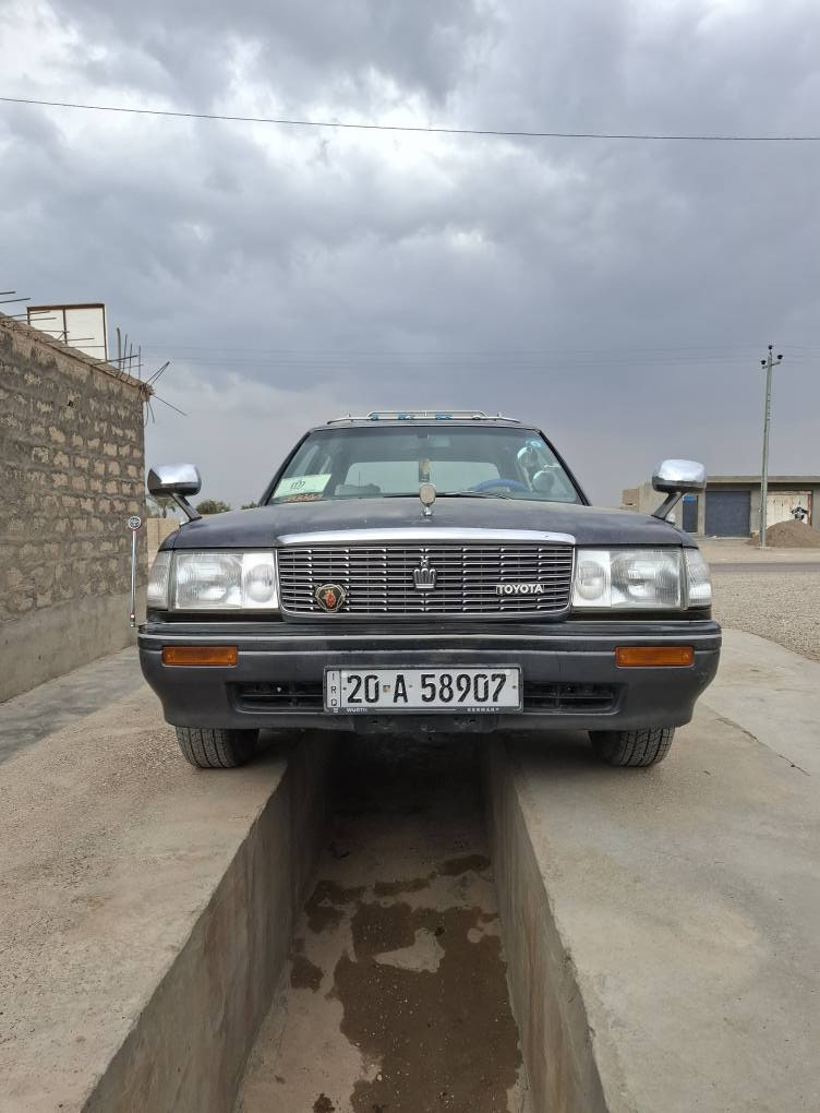 *********** سلام عليكم  كراون موديل 94 رقم ديالى ونجي خير من الله تخم تاير كهربايات كلهه شغاله صدر خلفي وامامي نضيف سيارة بدون ضربة وصبق سيارة مال بيت جناي بيع او مراوس حسب القناعة مكان ديالى حمرين المقدادية, ديالى
