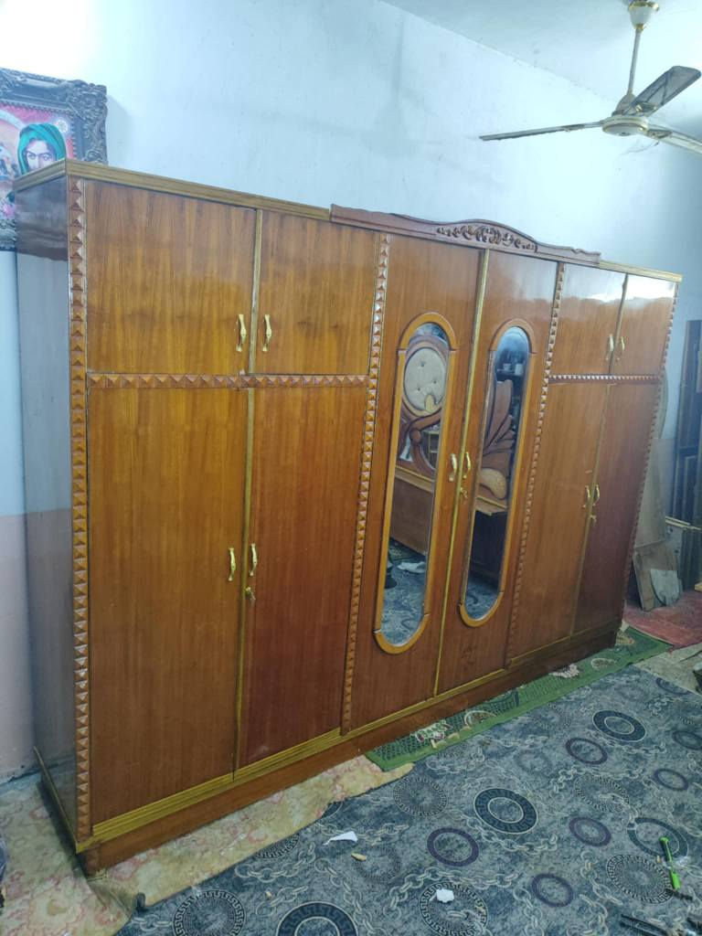 غرفه ام ٦ ملحق صاج ثكيله ملاحظه تحتوي على يدات جدد قفاله جدد ظهر جديد جام جديد صبغ تلميع جديد متواجد علخاص اكو توصيل بفلوس رقمي ***********ابو جود سعره ٣٥٠ قفل جربايه موجوده
