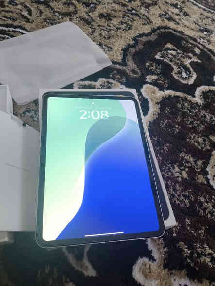 للبيع ايباد 11 برو M4  ..2025 
ذاكره 256 
استخدام لغرض الدراسه لمدة 4 اشهر فقط 
البطاريه 100 % 
ملحقات كامله 
وياه هدية لزكة وحافظه 
السعر مليون و100 وبي مجال 
الجهاز اخو الجديد***********
