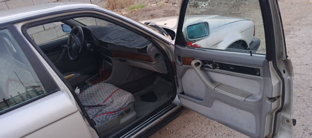 السلام عليكم بي ام 730 محرك مفتوح 6 سلندر موديل 91 للبيع او مراوس حسب القناعه محرك كير  كفاله حداديه صدر تبريد خير من الله  رقم بغداد سنويه ل2028  السعر 45 وبيها مجال مكانها واسط الصويره ***********
