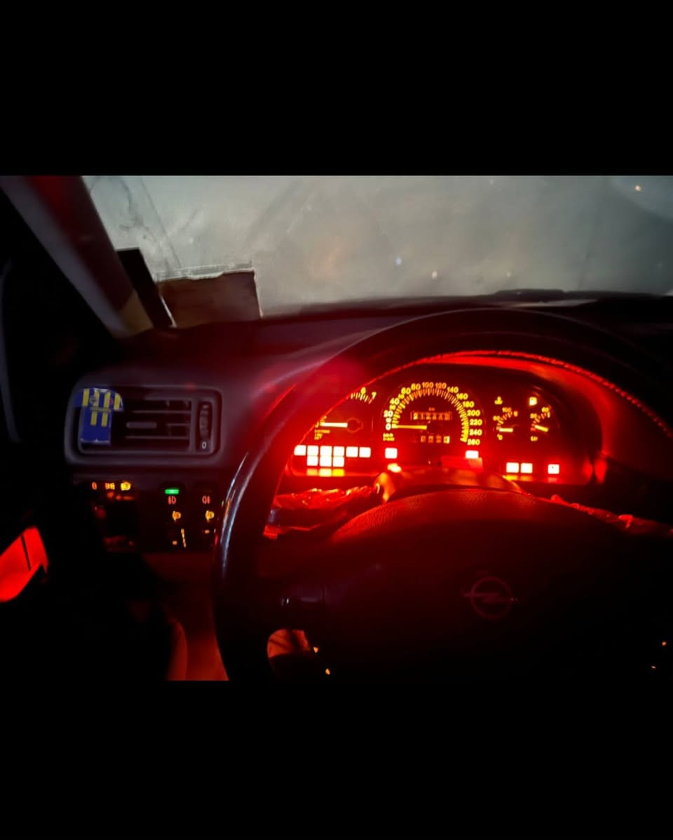 سلام عليكم  فكتره 1994 فوول فوله باس كير عاديه بيلدي شاش بستنه مكينه 3.0 مشاءالله 
سياره زور جوانه يك داسته يك دينار مسرفي تيدانيه زور باكه حته ايسته .212440. km
حقيقي صبغ عام لو جواني بي ليدان حمو كياني باشارت 4تايه ويل نويه... رقم 
  *********** ... أربيل, العراق
