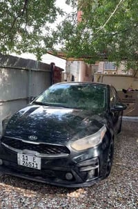 كيا فورتي موديل 21امريكي حادثهه خفيف جدا قطعه وحده بلا دواخل لاايرباك ...