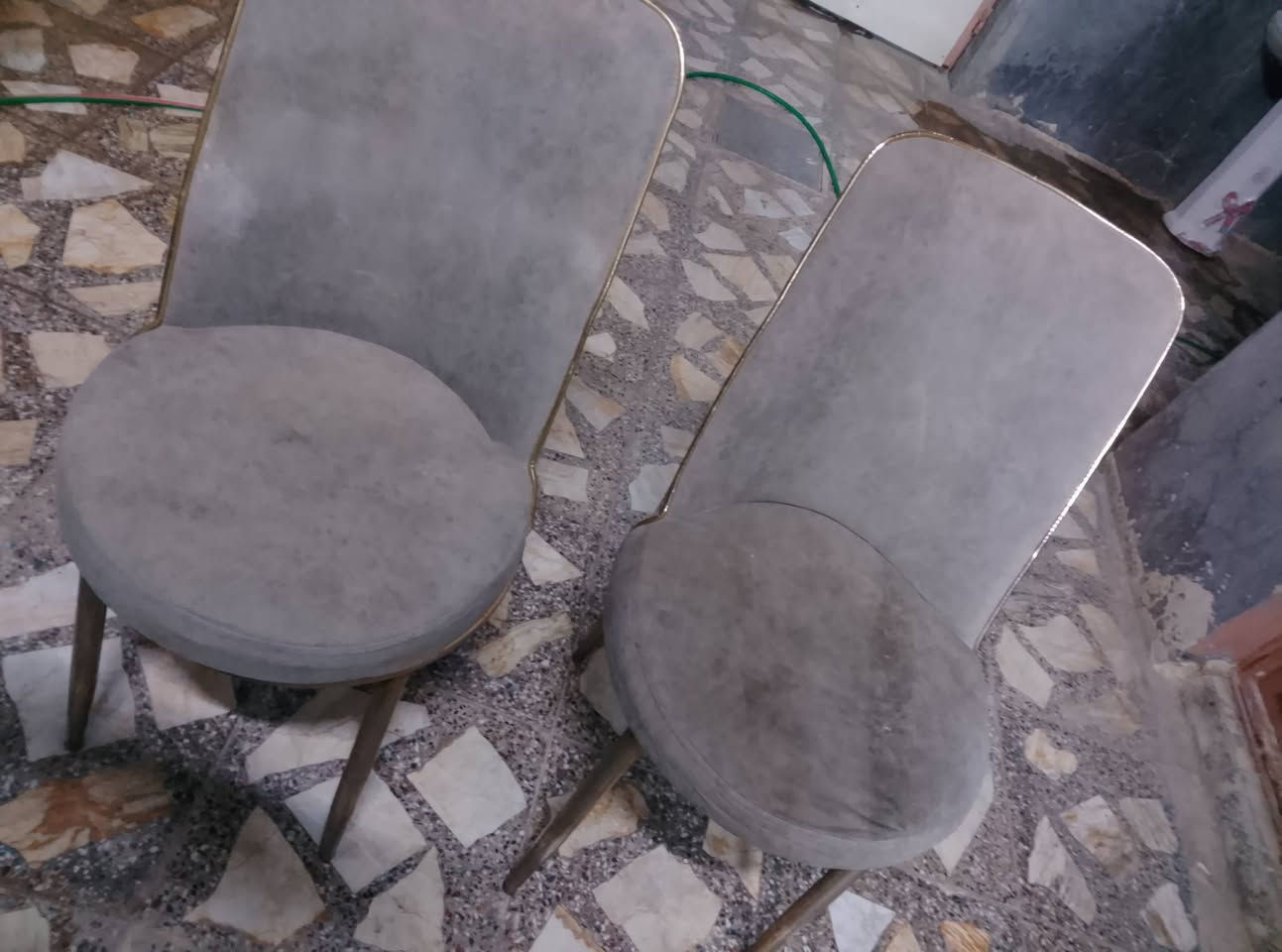 ميز طعام وربع كراسي ينفتح صير 6 هم 100 وبي مجال عوان كوفه شارع المعمل


**إذا كنت صاحب هذا الإعلان وتريد حذفه لأي سبب، رجاءا أرسل رسالة إلى الدعم الفني**