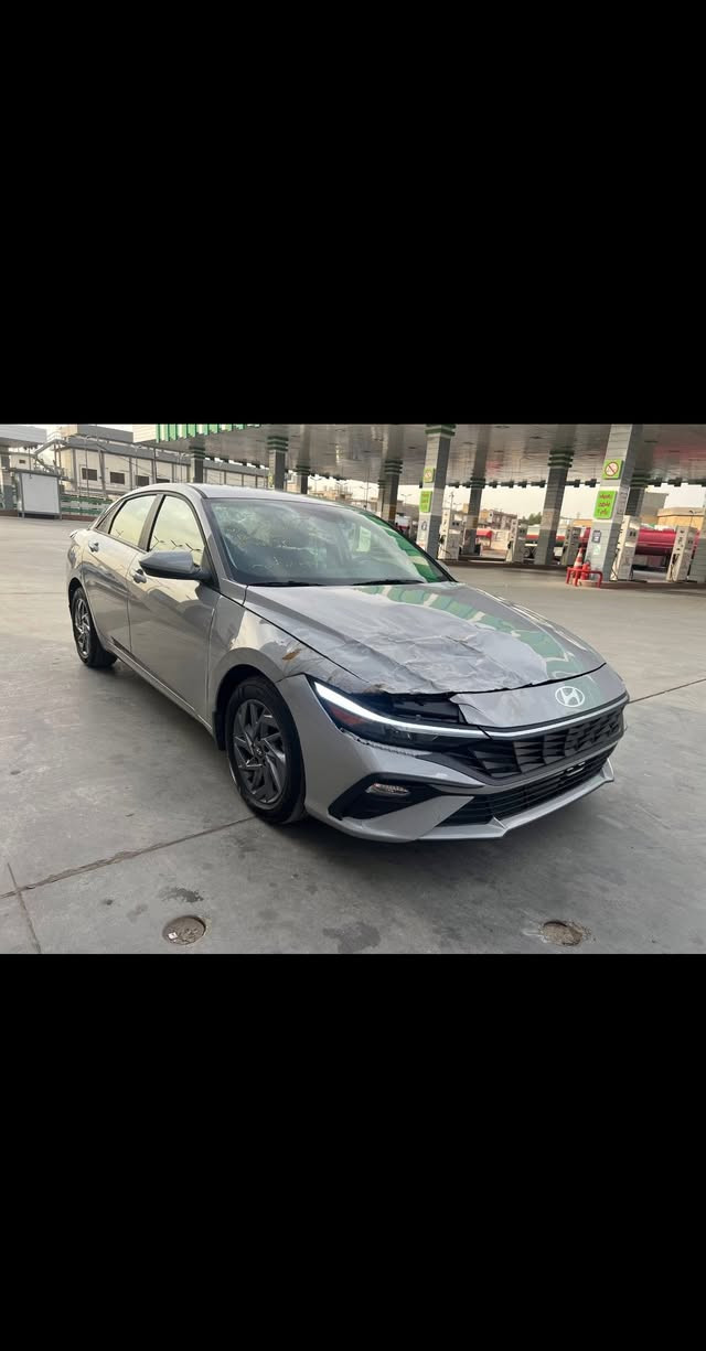 سلام عليكم  النترا 24 للبيع  *********** 
موصفات فول ما عد فتحه حادث منشور بيه تبدل قطعتين بس وربع جاملغ صبغ سياره سعره.  160
1 كشنات تدفئه
2شاشه كار بلي بدون واير 
3 رادا امامي خلفي  مكينه 2000 دوشً
4 رادار بال مري 
5 وقوف ذاتي  سياره بسمي ارييد تحويل مباشر 
6 تدفه بال الاسترين   بجم كبس بدون ايربكات كله سليمه
7شاشه ديجتل 
8قياده ذاتيه 
9لايت L
10 نظام 4 سرع 
11ماشيه سياره 29 كيلو
 سياره بغداد الشعب
