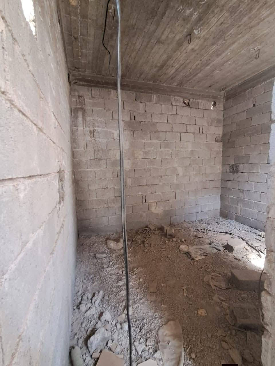 سلام عليكم
هيكل ٥٠ متر للبيع طابق واحد 
بلوك العتبه  صب كونكريت 
حي الامامين شارع البرج للبيع 
للاستفسار ***********
