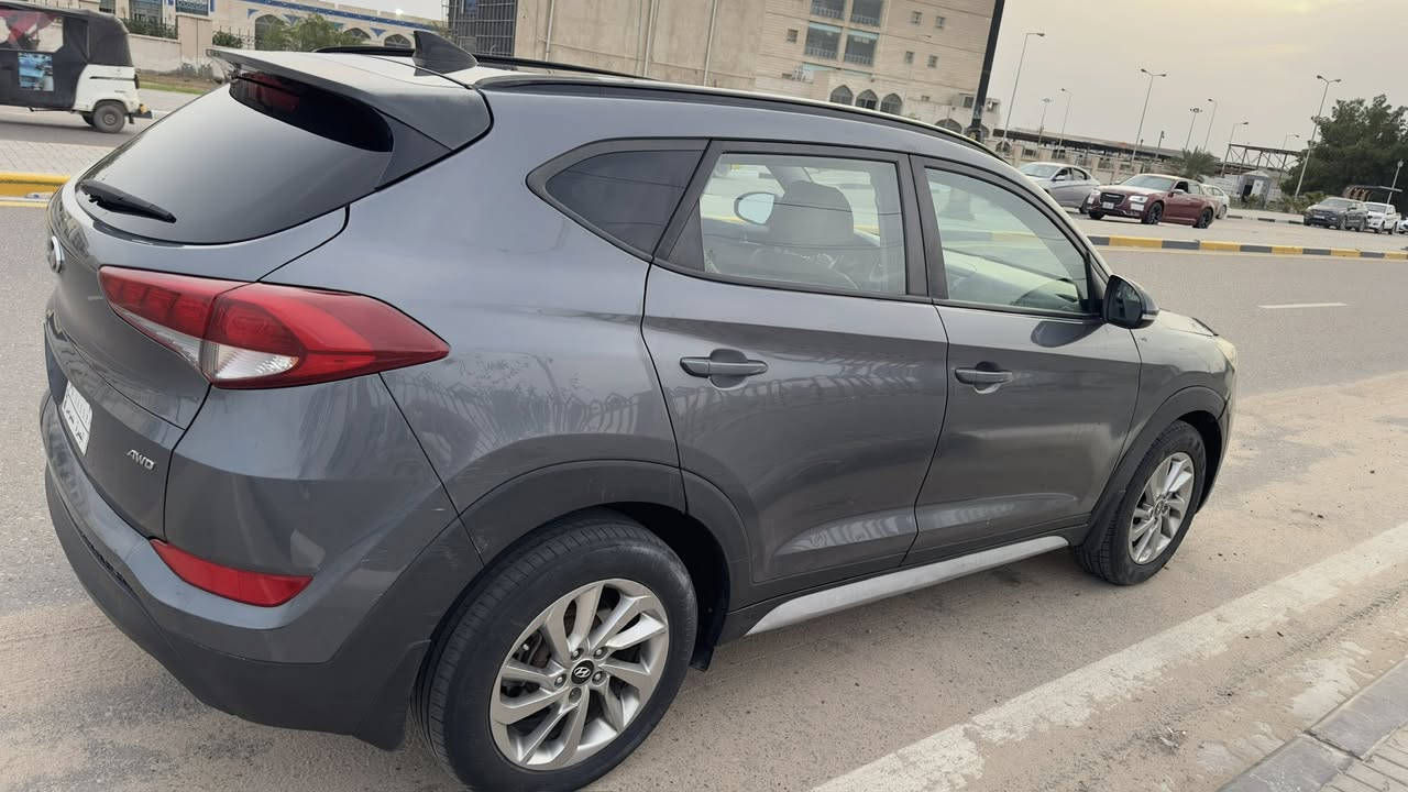 توسان 2018 امريكي فول عدا البصمة. بانوراما فتحة كامرا خلفية فول تحكم ستيرن تدفئة كشنات امامي خلفي تدفئة ستيرن رادار ونظام النقطة العمياء واشارة بالمراة.. محرك ٢٤٠٠ السيارة وارد امريكي جاملق ايمن وبنيد حادث خفيف بدون ايرباك والجاملق الايسر نضرب عندي بيه تعديل بارد شبر العنوان بصرة/ حي الجامعة.. رقم بصرة باسمي تحويل مباشر .. السعر 143 واتساب او اتصال على الرقم ***********
