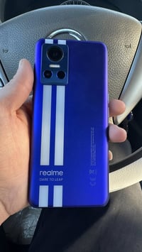 ريلمي جيتي 3 نيو    ذاكره 256 رام 12+12 يصير24  المعالج: 8100 دايمنستي...