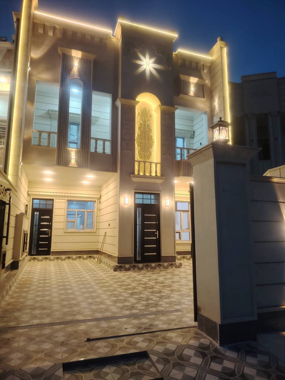 السلام عليكم بيت 240 للبيع  ديون 16,000. ***********
