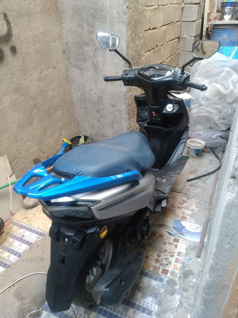 مكلف بنشر  
هاي الدراجه للبيع  كلها شغال عداد اشاير كلها من كلشي سلف هندر ما مفتوحه  مكان الدراجه بصرهً كرمتًعلي الطيف  سعره 800رقمً صاحب الدراجه ***********
