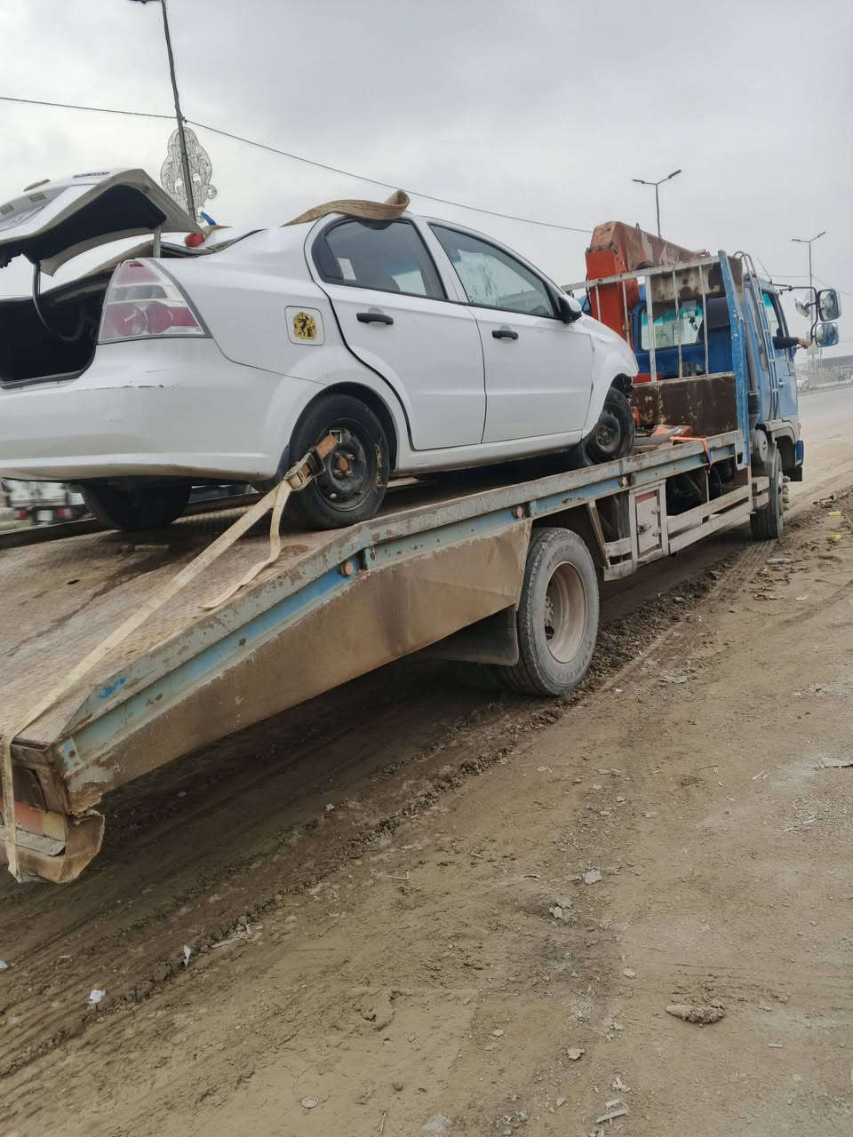 سلام عليكم بدي رمبه للبيع نضيف جدأ مال هينو السعر 20 ورقه ***********
